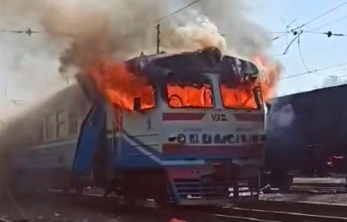 Дрон влучив в електропоїзд на Харківщині: є загиблі та поранені, серед них — дитина